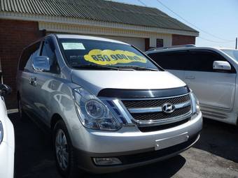 2010 Hyundai Starex Photos