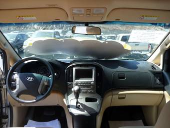 2010 Hyundai Starex Pictures