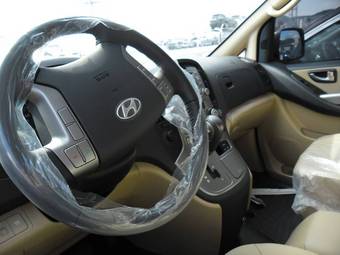 2011 Hyundai Starex Photos