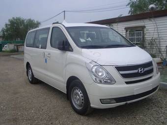 2011 Hyundai Starex Pics