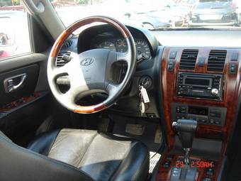 2003 Hyundai Terracan Photos