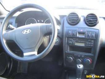 2002 Hyundai Tiburon Pictures