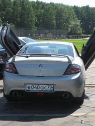 2003 Hyundai Tiburon Photos