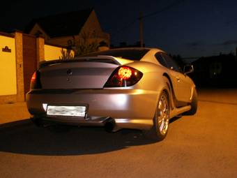 2003 Hyundai Tiburon Photos