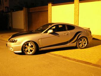 2003 Hyundai Tiburon Pictures