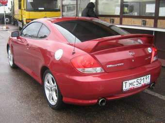2004 Hyundai Tiburon Pics