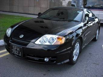 2004 Hyundai Tiburon Photos