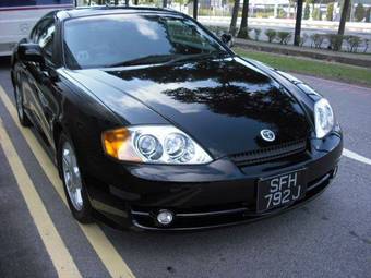 2004 Hyundai Tiburon Pictures