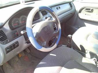2000 Hyundai Trajet Photos