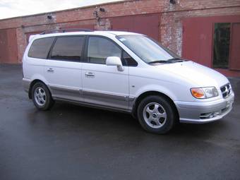 2001 Hyundai Trajet Pictures