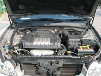 2002 Hyundai Trajet Photos