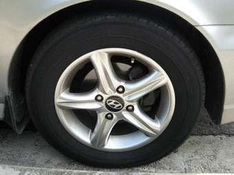 2002 Hyundai Trajet Pictures