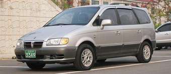 2002 Hyundai Trajet Pics