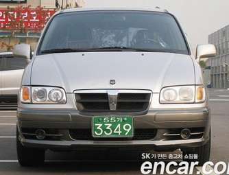 2002 Hyundai Trajet Photos