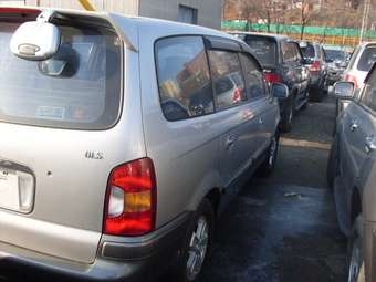 2002 Hyundai Trajet Pictures