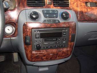 2002 Hyundai Trajet Pics