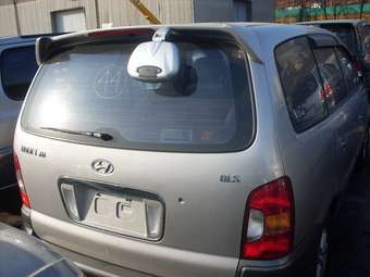 2002 Hyundai Trajet Photos