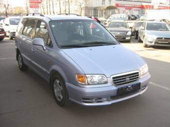 2003 Hyundai Trajet Photos