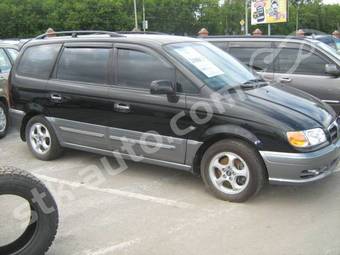 2003 Hyundai Trajet Photos