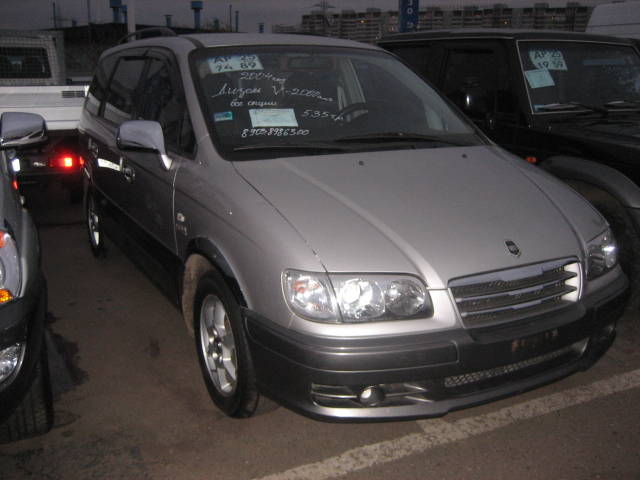 2004 Hyundai Trajet