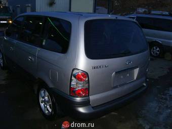 2005 Hyundai Trajet Photos