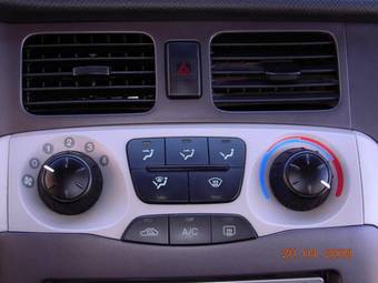 2007 Hyundai Trajet Pictures