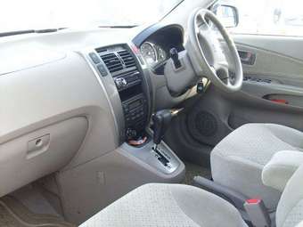 2004 Hyundai Tucson Pictures