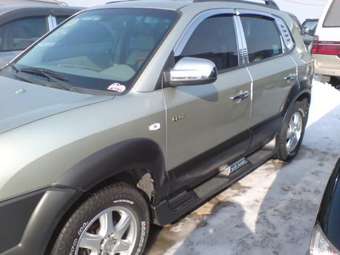 2004 Hyundai Tucson Images