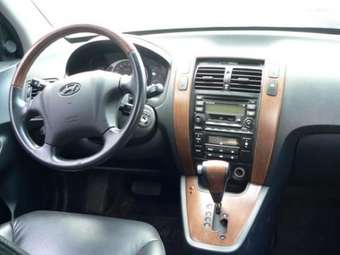 2004 Hyundai Tucson Photos