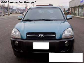 2004 Hyundai Tucson Images