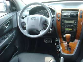 2004 Hyundai Tucson Pictures