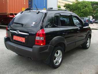 2004 Hyundai Tucson Photos