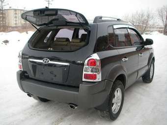 2004 Hyundai Tucson Photos