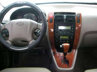 2004 Hyundai Tucson Photos