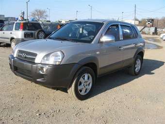 2004 Hyundai Tucson Images