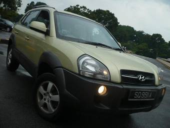 2004 Hyundai Tucson Photos