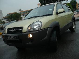 2004 Hyundai Tucson Photos