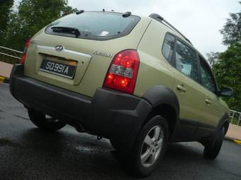 2004 Hyundai Tucson Photos