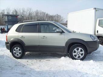 2004 Hyundai Tucson Photos