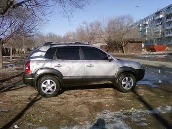 2004 Hyundai Tucson Photos