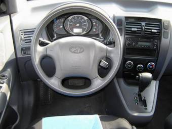 2004 Hyundai Tucson Pics