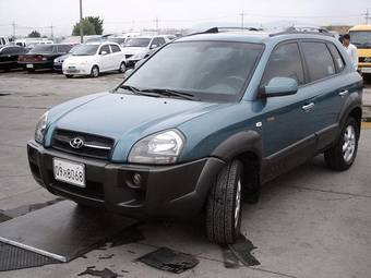 2004 Hyundai Tucson Photos