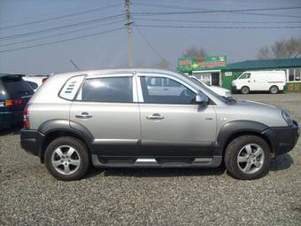 2004 Hyundai Tucson Photos