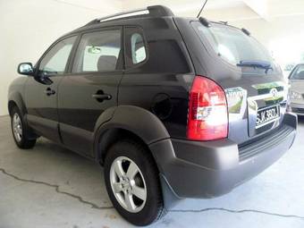 2004 Hyundai Tucson Photos