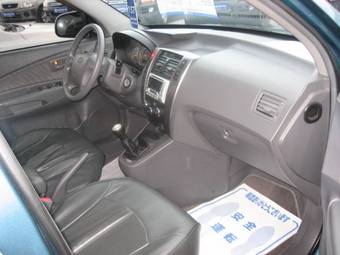 2004 Hyundai Tucson Photos