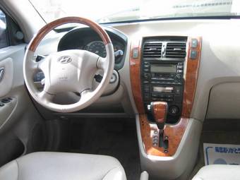 2004 Hyundai Tucson Images