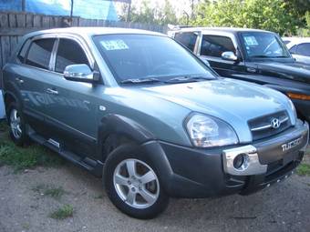 2004 Hyundai Tucson Photos