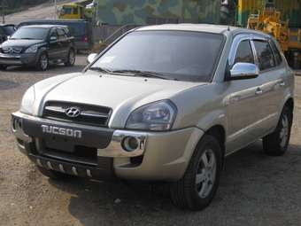 2005 Hyundai Tucson Photos