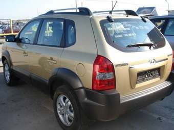 2005 Hyundai Tucson Photos
