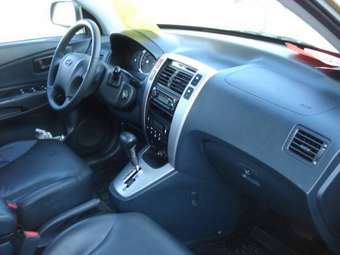 2005 Hyundai Tucson Photos